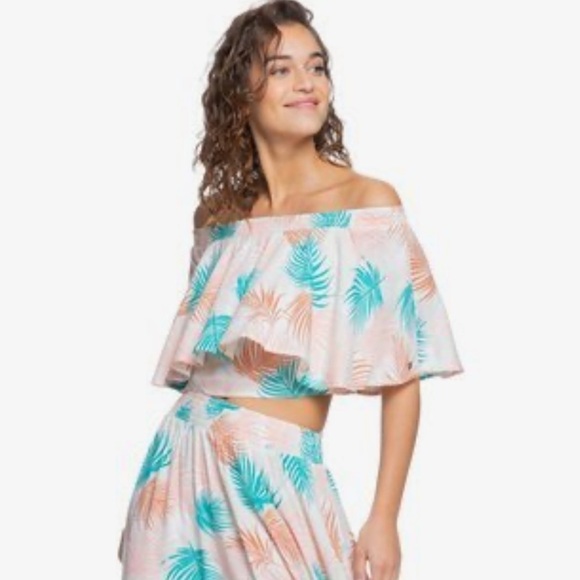 NWT Roxy Forbidden Story Tropical Floral Off the Shoulder Crop Top - Picture 2 of 8